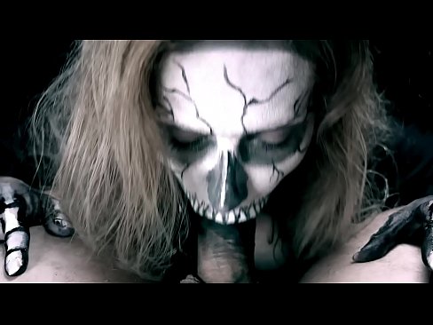❤️ Demona knabino suĉanta kokon per sia nigra buŝo kaj glutante kumon. ☑ Pornvideo ĉe eo.xlxxporno.ru ❌❤
